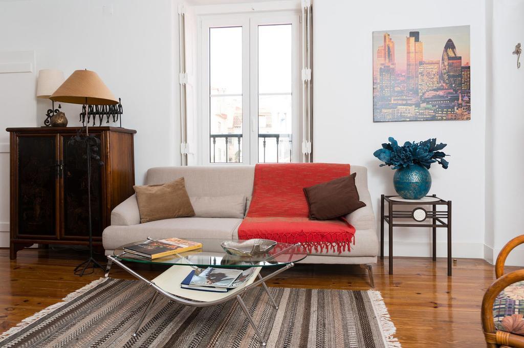 Stylish Lisbon Apartment In Alfama Екстериор снимка